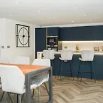 Luxury Two Bedroom City Centre Penthouse