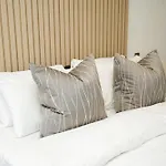 Luxury Two Bedroom City Centre Penthouse