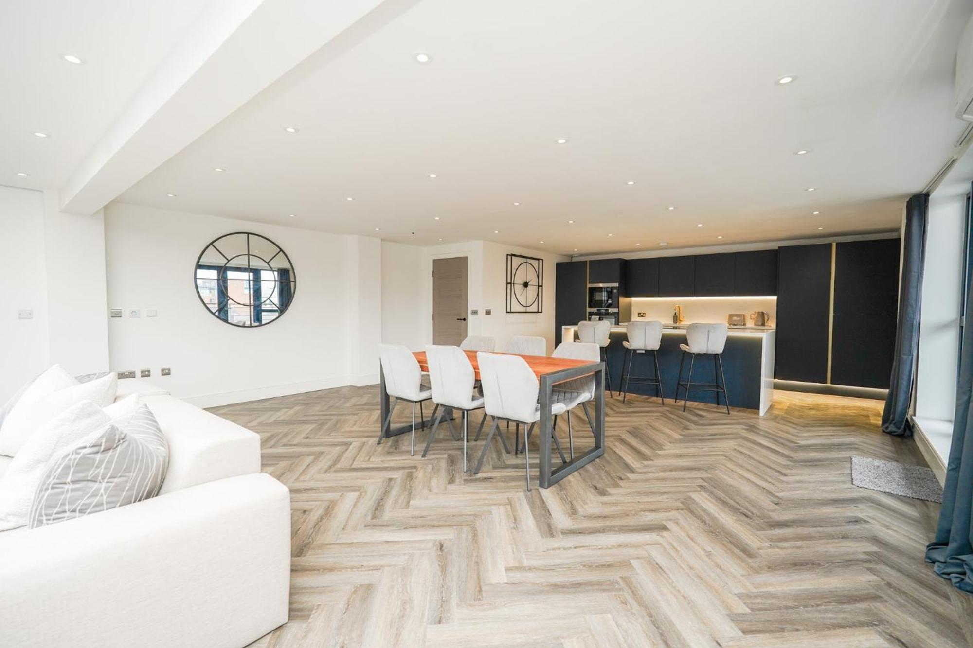 Apartment Luxury Two Bedroom City Centre Penthouse Liverpool