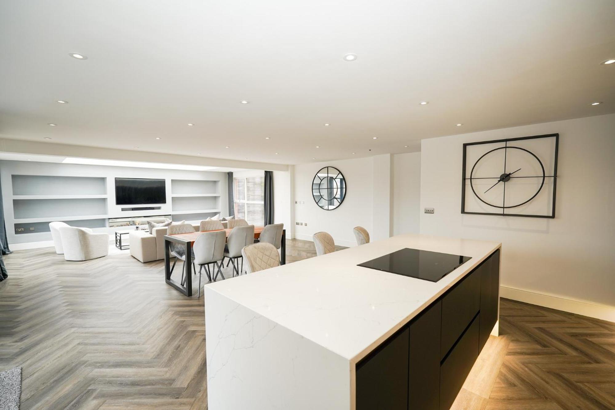 Apartment Luxury Two Bedroom City Centre Penthouse